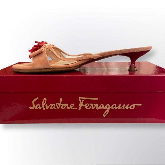 Salvatore Ferragamo Pink Mules with Bow Detail - Picture 3 of 4